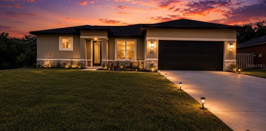 House in Poinciana, Florida 4 bedrooms, 161.28 sq.m. № 2150059