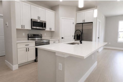 House in Poinciana, Florida 4 bedrooms, 161.28 sq.m. № 2150059 - photo 10