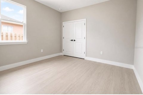 House in Poinciana, Florida 4 bedrooms, 161.28 sq.m. № 2150059 - photo 12