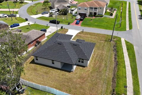House in Poinciana, Florida 4 bedrooms, 161.28 sq.m. № 2150059 - photo 24