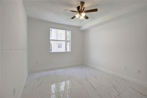 Купить кондоминиум в Санни-Айлс-Бич, Флорида 2 спальни, 95.13м2, № 1943401 - фото 13