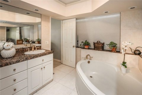 Villa ou maison à vendre à Hollywood, Floride: 3 chambres, 177.26 m2 № 2088189 - photo 24