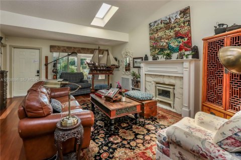 Villa ou maison à vendre à Hollywood, Floride: 3 chambres, 177.26 m2 № 2088189 - photo 6