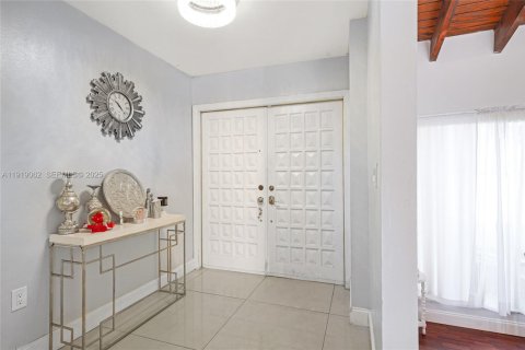 Купить виллу или дом в Хомстед, Флорида 4 спальни, 252.14м2, № 1984369 - фото 23