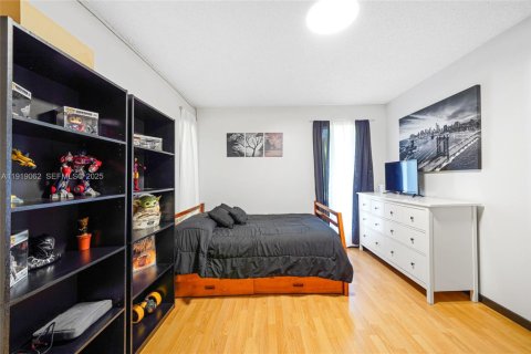 Купить виллу или дом в Хомстед, Флорида 4 спальни, 252.14м2, № 1984369 - фото 26