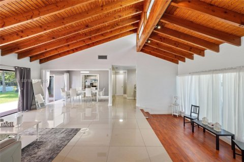 Купить виллу или дом в Хомстед, Флорида 4 спальни, 252.14м2, № 1984369 - фото 6