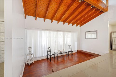 Купить виллу или дом в Хомстед, Флорида 4 спальни, 252.14м2, № 1984369 - фото 8