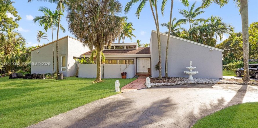 Дом в Хомстед, Флорида 4 спальни, 252.14м2 № 1984369