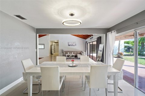 Купить виллу или дом в Хомстед, Флорида 4 спальни, 252.14м2, № 1984369 - фото 20