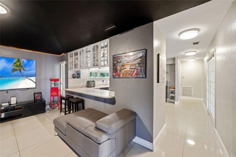 Купить виллу или дом в Хомстед, Флорида 4 спальни, 252.14м2, № 1984369 - фото 18