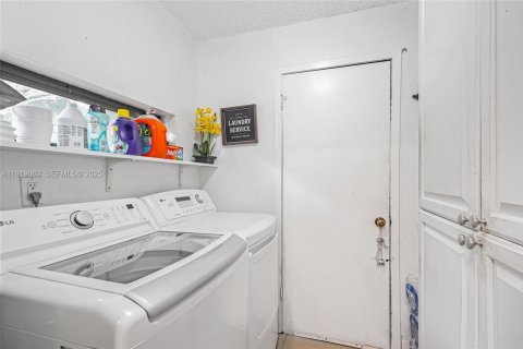 Купить виллу или дом в Хомстед, Флорида 4 спальни, 252.14м2, № 1984369 - фото 19