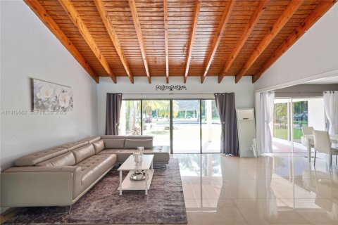 Купить виллу или дом в Хомстед, Флорида 4 спальни, 252.14м2, № 1984369 - фото 4