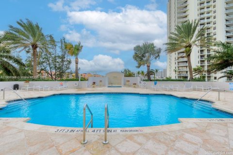 Снять в аренду кондоминиум в Авентура, Флорида 3 спальни, 143.44м2, № 1963872 - фото 22