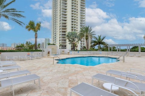 Снять в аренду кондоминиум в Авентура, Флорида 3 спальни, 143.44м2, № 1963872 - фото 23