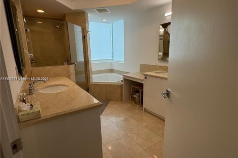 Снять в аренду кондоминиум в Авентура, Флорида 3 спальни, 143.44м2, № 1963872 - фото 19