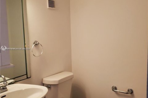 Condo in Miami Beach, Florida, 1 bedroom  № 1668875 - photo 10