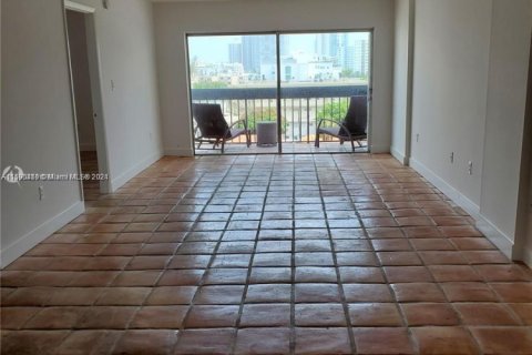 Condo in Miami Beach, Florida, 1 bedroom  № 1668875 - photo 4