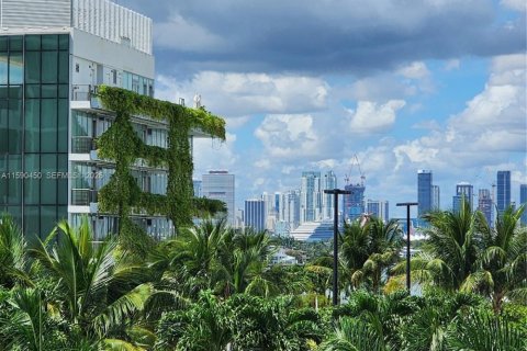 Condo in Miami Beach, Florida, 1 bedroom  № 1668875 - photo 29