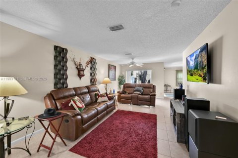 House in West Palm Beach, Florida 3 bedrooms, 155.24 sq.m. № 2056362 - photo 6