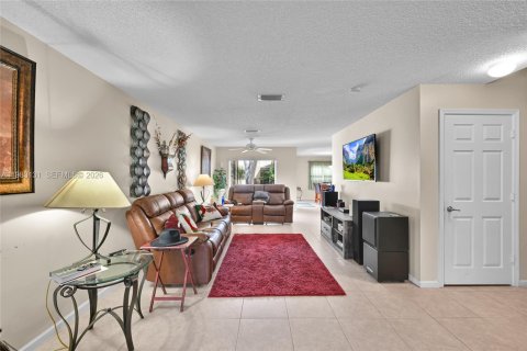 House in West Palm Beach, Florida 3 bedrooms, 155.24 sq.m. № 2056362 - photo 5