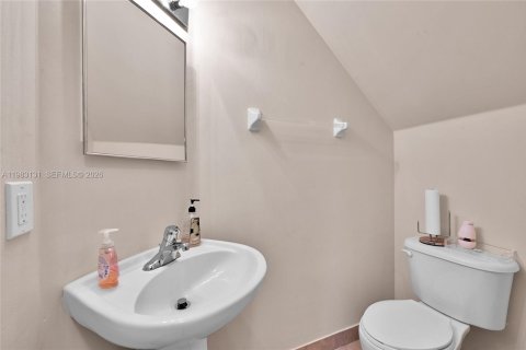 House in West Palm Beach, Florida 3 bedrooms, 155.24 sq.m. № 2056362 - photo 12