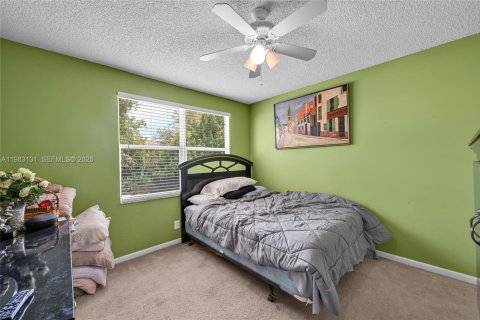 House in West Palm Beach, Florida 3 bedrooms, 155.24 sq.m. № 2056362 - photo 16