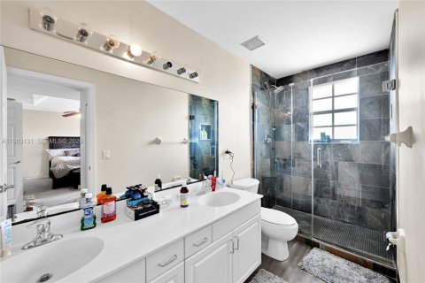 House in West Palm Beach, Florida 3 bedrooms, 155.24 sq.m. № 2056362 - photo 14