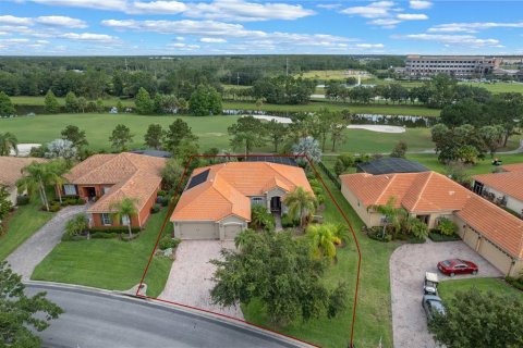 House in Kissimmee, Florida 3 bedrooms, 226.87 sq.m. № 1768032 - photo 1