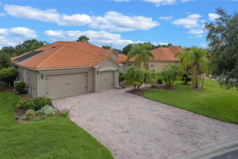 House in Kissimmee, Florida 3 bedrooms, 226.87 sq.m. № 1768032 - photo 4
