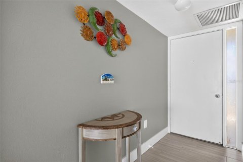Copropriété à vendre à Punta Gorda, Floride: 2 chambres, 91.79 m2 № 2361598 - photo 3