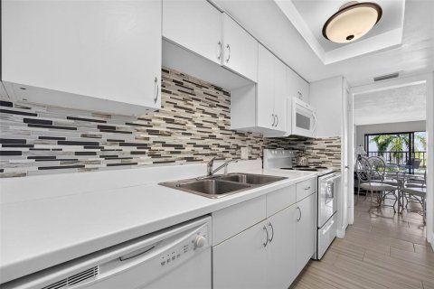 Copropriété à vendre à Punta Gorda, Floride: 2 chambres, 91.79 m2 № 2361598 - photo 6