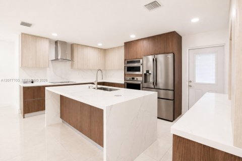 Casa en venta en Miami Gardens, Florida, 3 dormitorios, 149.39 m2 № 2319487 - foto 3