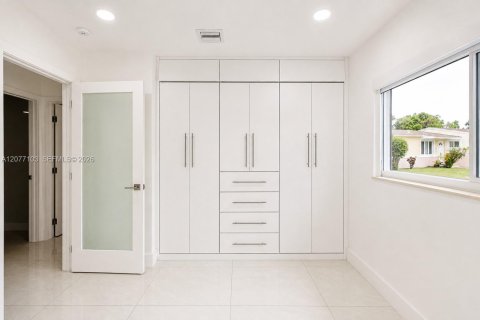 Casa en venta en Miami Gardens, Florida, 3 dormitorios, 149.39 m2 № 2319487 - foto 6