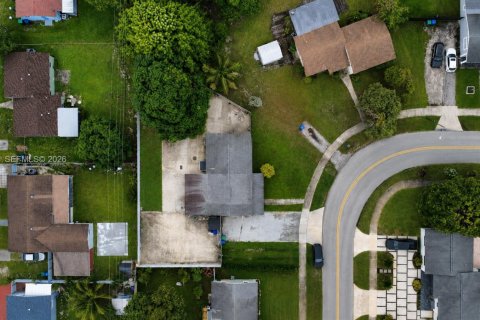 Casa en venta en Miami Gardens, Florida, 3 dormitorios, 149.39 m2 № 2319487 - foto 8
