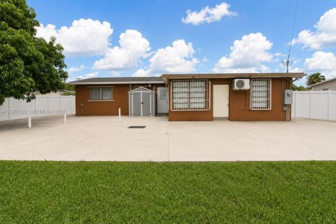 Casa en venta en Miami Gardens, Florida, 3 dormitorios, 149.39 m2 № 2319487 - foto 9