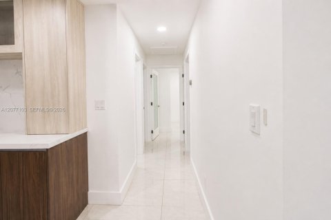 Casa en venta en Miami Gardens, Florida, 3 dormitorios, 149.39 m2 № 2319487 - foto 5