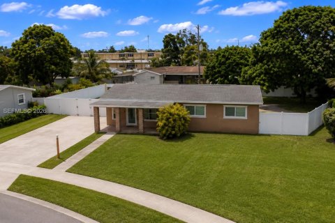 Casa en Miami Gardens, Florida 3 dormitorios, 149.39 m2 № 2319487