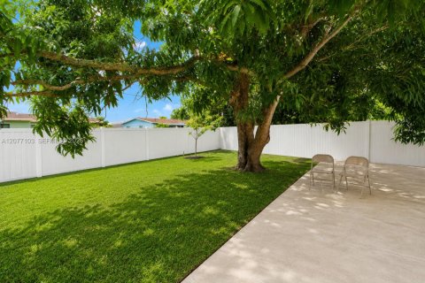 Casa en venta en Miami Gardens, Florida, 3 dormitorios, 149.39 m2 № 2319487 - foto 11