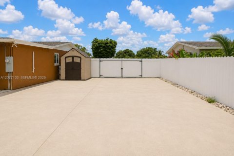 Casa en venta en Miami Gardens, Florida, 3 dormitorios, 149.39 m2 № 2319487 - foto 10