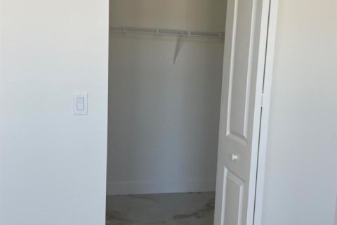 House in Port St. Lucie, Florida 3 bedrooms, 209.4 sq.m. № 2174175 - photo 16