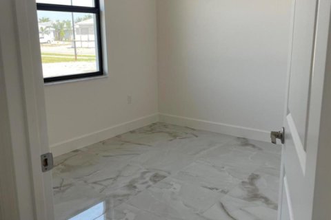 House in Port St. Lucie, Florida 3 bedrooms, 209.4 sq.m. № 2174175 - photo 13