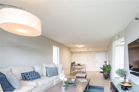 Condominio en venta en Pembroke Pines, Florida, 2 dormitorios, 91.04 m2 № 1688785 - foto 7