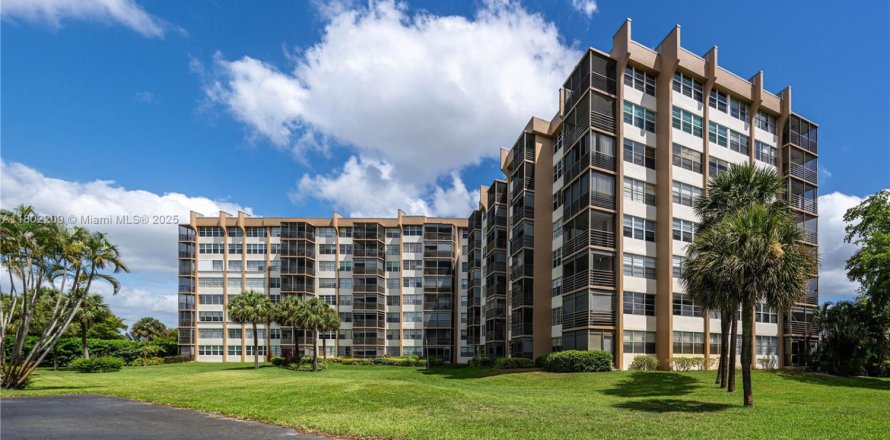 Condominio en Pembroke Pines, Florida, 2 dormitorios  № 1688785