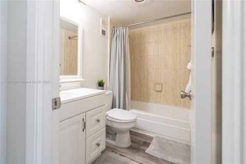 Condominio en venta en Pembroke Pines, Florida, 2 dormitorios, 91.04 m2 № 1688785 - foto 19