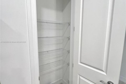 Townhouse in Plantation, Florida 3 bedrooms, 168.71 sq.m. № 1967807 - photo 21