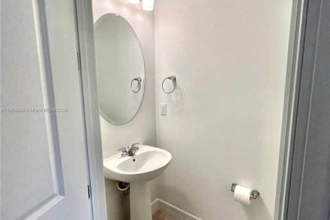 Townhouse in Plantation, Florida 3 bedrooms, 168.71 sq.m. № 1967807 - photo 23