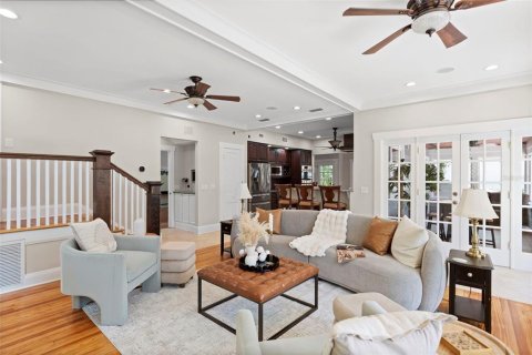 Villa ou maison à vendre à Tampa, Floride: 4 chambres, 245.63 m2 № 2221093 - photo 2