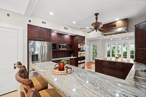 Villa ou maison à vendre à Tampa, Floride: 4 chambres, 245.63 m2 № 2221093 - photo 4