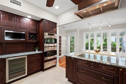 Villa ou maison à vendre à Tampa, Floride: 4 chambres, 245.63 m2 № 2221093 - photo 15