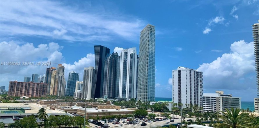 Condo à Sunny Isles Beach, Floride, 3 chambres  № 2153446